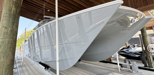 HULL PRO: HIGH-GLOSS DURABILITY ON A 47' FREEMAN