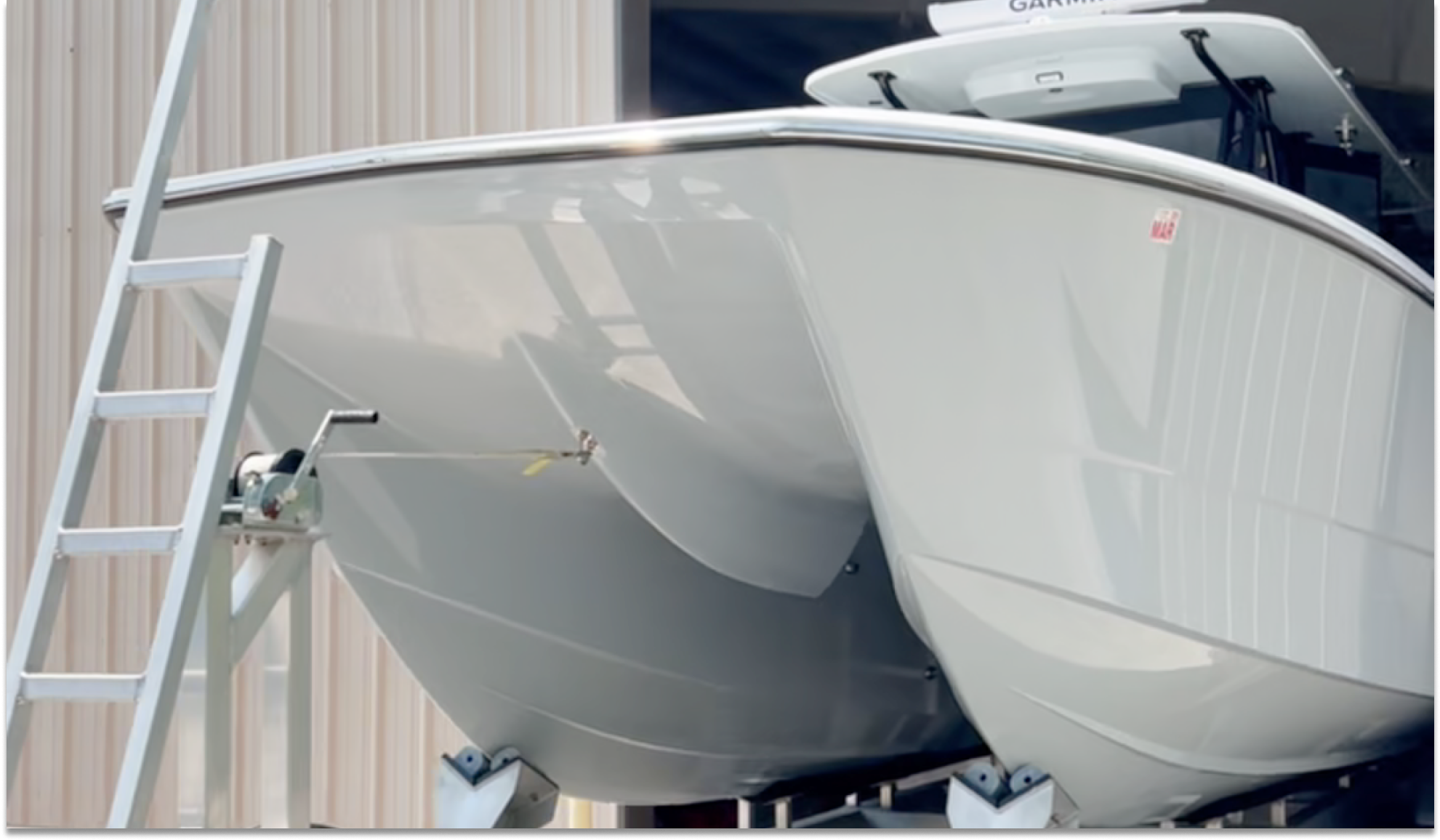 HULL PRO: STRENGTH AND FUEL SAVINGS FOR A 40' INVINCIBLE