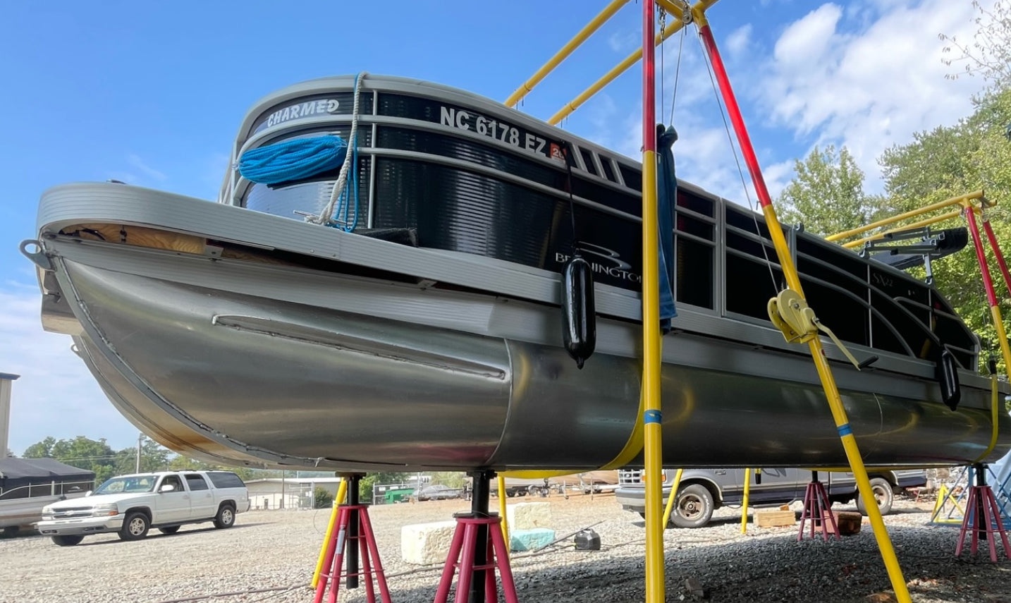 LAKESIDE CLEANING & SAVING AT FREEDOM BOAT CLUB: BENNINGTON SX-22 SWINGBACK