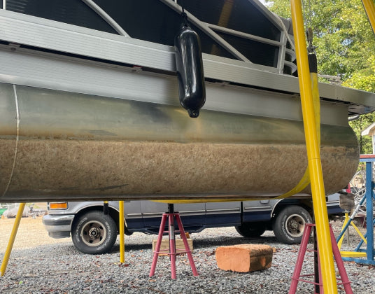 LAKESIDE CLEANING & SAVING AT FREEDOM BOAT CLUB: BENNINGTON SX-22 SWINGBACK