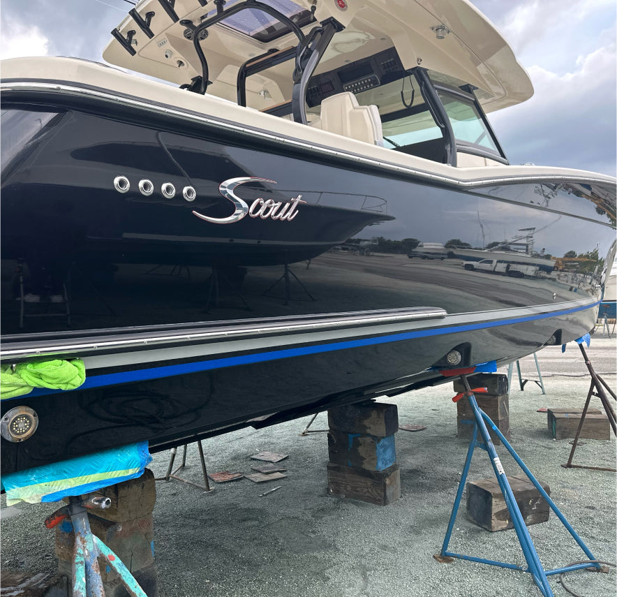 NO CHIPPING AND FADING ON BOAT LIFTS: SCOUT 380 LXF